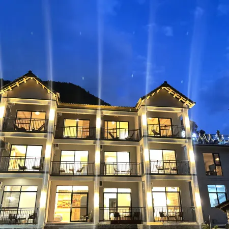 Mountain Lodge · Diary Homestay