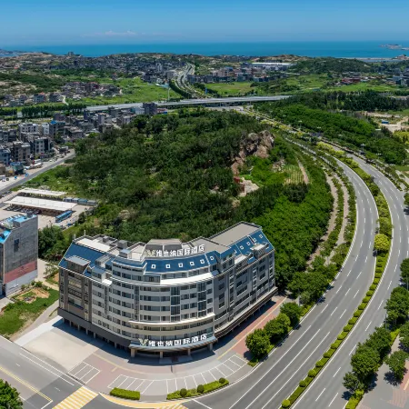 Vienna International Hotel (Fuzhou Pingtan Longwangtou Beach)
