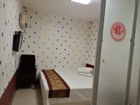 Dehui Daqian Fashion Hotel