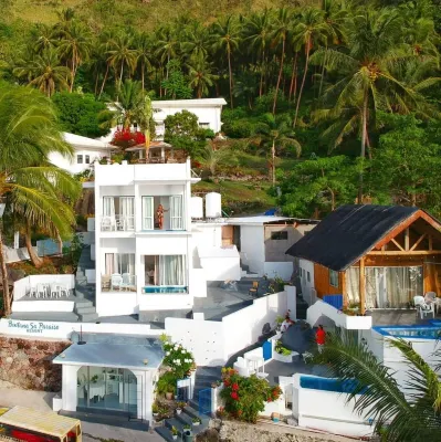 Bintana Sa Paraiso Naasag - parking