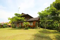 Villa Gardenia Bandung Hotels in Parongpong