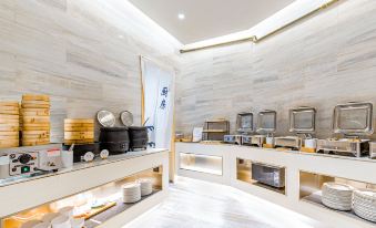 Ji Hotel (Shanghai Huangpu Binjiang Xizang South Road)