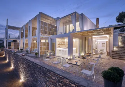 Canal Suites Отели рядом с достопримечательностью «Paralia Agios Stefanos»