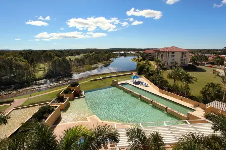 Pelican Waters Resort Отели в г. Гласс Хаус Маунтинс