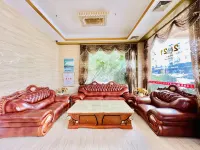 Crown Hotel (Putian Xianyou Bus Station Linan Food Street Store)