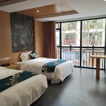 Xuanhan Bashan Fenghuang Homestay