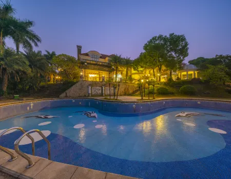 Jushu Holiday Villa (Meilin Lake Store, Qingyuan) Отели рядом с достопримечательностью «Mayland Resort Hot Spring»