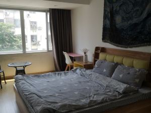 Xiaoyi Apartment