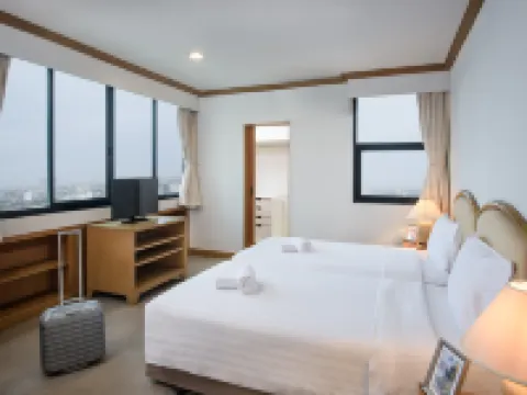 ริเวอร์ไรน์เพลส โฮเทล แอนด์ เรสซิเดนซ์ โรงแรมในนนทบุรี