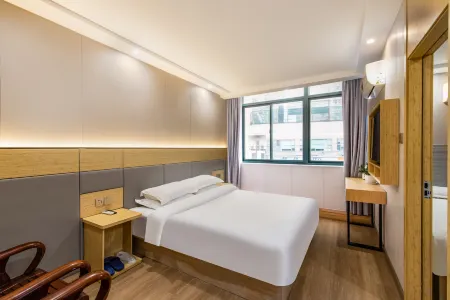 Pengyi Hotel (Shanghai No.9 People's Hospital Xizang South Road Subway Station) Отели рядом с достопримечательностью «Power Station of Art»