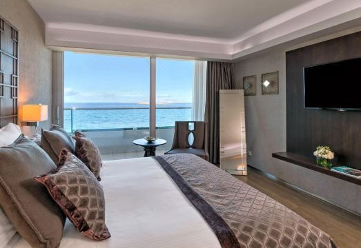 디바니 아폴론 수영장 전경