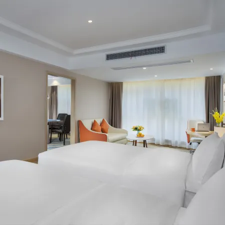 Vienna Hotel (Luoshan)