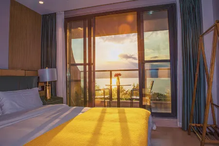 Taiping Lake·Huyusu Holiday Hotel Отели рядом с достопримечательностью «Dongtianwan Scenic Spot»