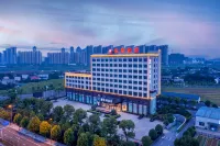 Dongcheng Hotel Hotel a High Rail South Station&International Convention Center