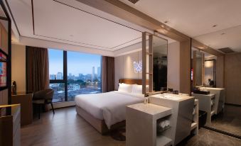 Paco Hotel (North Square Branch of Maoming HSR Station)