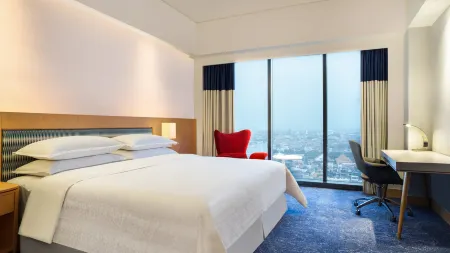 Four Points by Sheraton Surabaya, Tunjungan Plaza