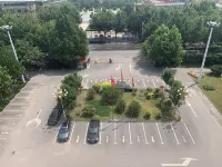 Jinzhou Hotel - parcheggio