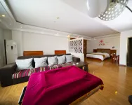 Xinxin Business Hotel