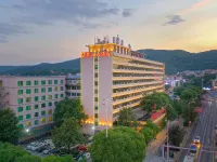 Dolton Lushan Hotel Hotels near Python Hole