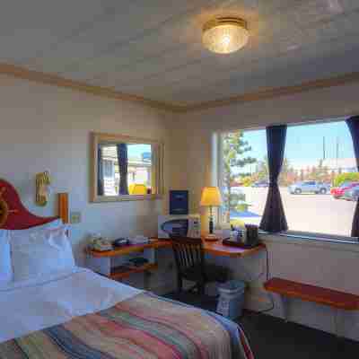 Land's End Resort Rooms