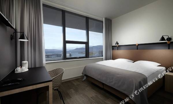 Hotel Cabin