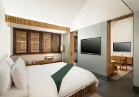 Yebo Qinhuai Water Street Hotel (Nanjing Confucius Temple) Hotels near Qinhuai River