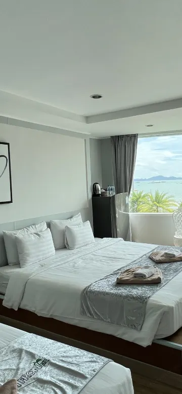 ห้องสวีทเอ็กเซ็กคูทีฟสามคนวิวทะเลเต็มรูปแบบ