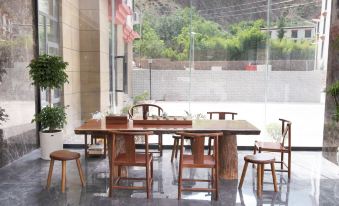 Mangkang Rumei Town Yunshan River Impression Hotel
