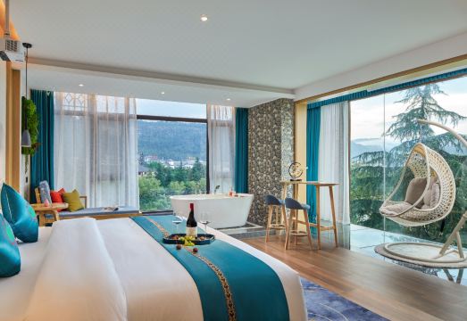 수영장 및 부대시설