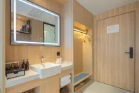 H Hotel (Xi'an North Second Ring Road Wenjing Road Branch) Hotels in Xi'an