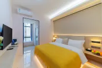 Qinyuan Apartment (Zhanjiang High-speed Railway West Station Branch) Hotels near Cunjin Bridge