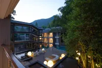 Celestial Cave Manor· Twin Dragon Cave Stream Rafting Private Onsen Retreat