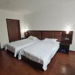 Pingyang Qinshui Hotel Hotels near Jinfachan Temple
