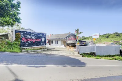 Spot on 90156 Hotel Ramayana Hotels in Ambarawa