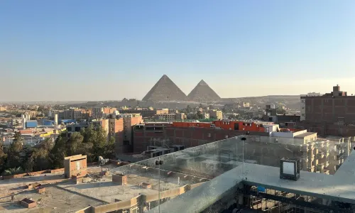 Stay Inn Pyramids