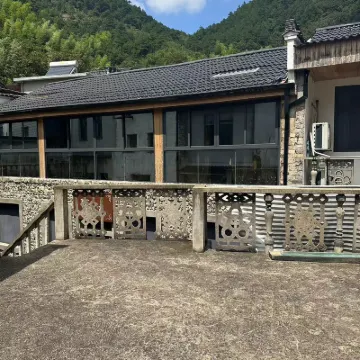 阿無家民宿（徽杭古道東門入口店） 鄰近安徽清涼峰國家級自然保護區珍稀植物園的酒店