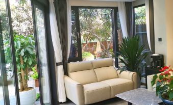 Anning Ruibao Tangquan Resort Hotel