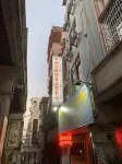 Dongxing Sihai Mingyue Inn Hotels near Guan Yu’s Temple