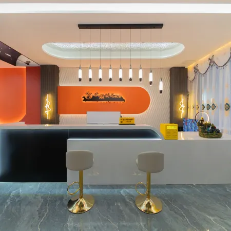 Huanpeng Time Hotel (Puning Liusha People's Park)