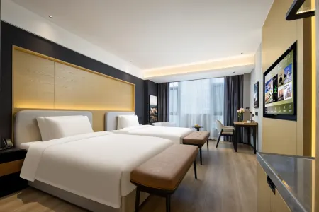 Atour X Hotel, Changjiang Road, Zhenjiang Отели рядом с достопримечательностью «the First Spring Under Heaven»