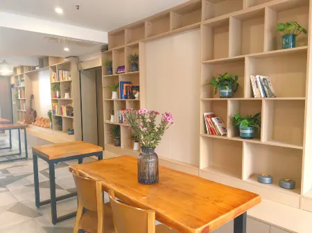 Huamin Youth Hostel (Shanghai Bund Branch)