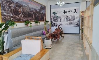 Tanchang Xingwang Business Hotel
