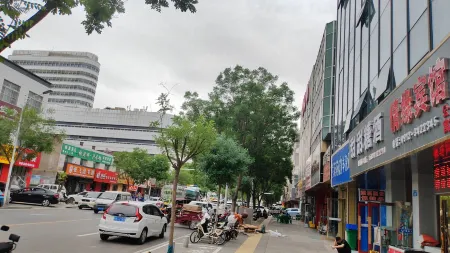 Qingyuan Hotel (Yulin Station)