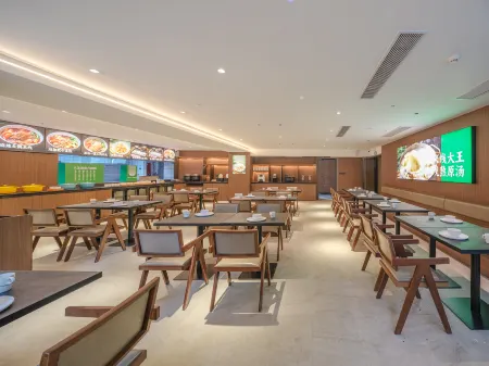 Man Yue Xian Zao Shi Liu Shi  Hotel (Huizhou West Lake East Station Ganghui Shopping Center Branch) Отели рядом с достопримечательностью «Hejiang Attic»