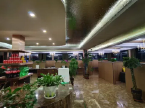 Zadoi Zhenxing Grand Hotel Hotels in Zadoi