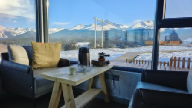 Joan Kushtai Tingyu Villa