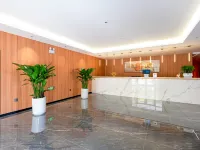 Dingfeng International Hotel (Dezhou High-speed Rail East Station)