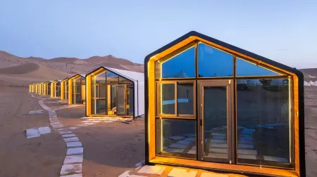 Moon tribe camping base Отели рядом с достопримечательностью «Dunhuang Ancient City»