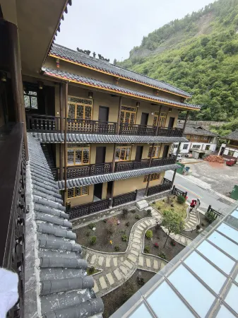 Diren Yunjv Boutique Homestay Отели рядом с достопримечательностью «Baxijia Ancient Village»