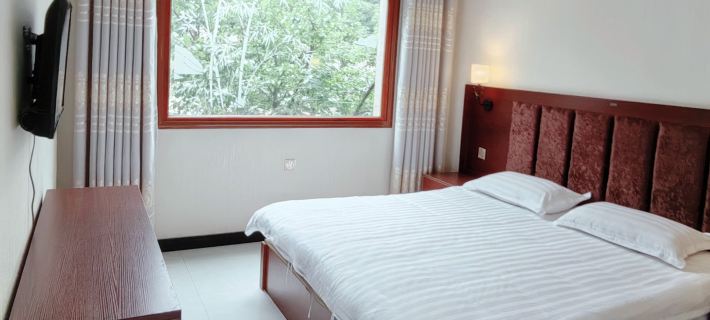 Ruifuyuan Farm Stay Hotels in Lintan